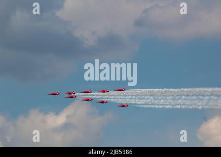 2nd juin 2022 | flèches rouges de la RAF vues au-dessus du centre de Londres lors des célébrations du Jubilé de platine de la Reine Banque D'Images