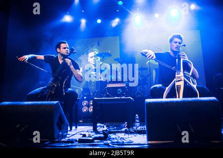 2Cellos en concert à Milan, Italie, en 2014 Banque D'Images