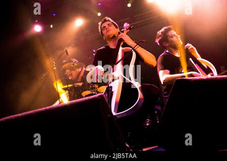 2Cellos en concert à Milan, Italie, en 2014 Banque D'Images