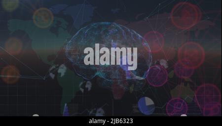 Image du cerveau tournant avec des connexions sur la carte du monde et diverses données Banque D'Images