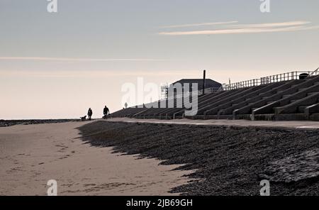 Front de mer et plages Hôtel sur la plage près de Pontins, Prestatyn Nord-Galles. Banque D'Images