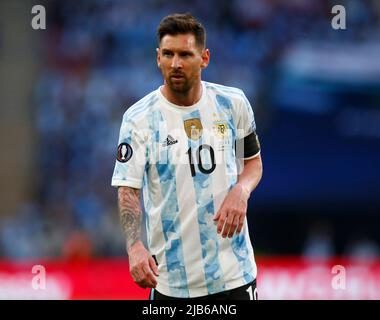 LONDRES, ANGLETERRE - JUIN 01:Lionel Messi de l'Argentine pendant Finalissima Conmebol - coupe des champions de l'UEFA entre l'Italie et l'Argentine à Wembley Stadi Banque D'Images