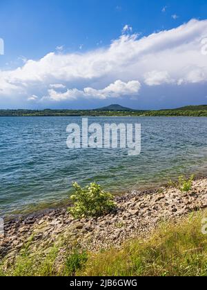 Vue sur le lac Berzdorfer Voir près de Goerlitz, Allemagne. Banque D'Images