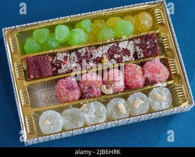 Assortiment de Angoori et de Dry Petha, vue rapprochée de la célèbre Petha et du dessert végétarien indien ou sucré d'Agra, Uttar Pradesh Inde. Banque D'Images