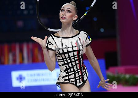 Pesaro, Italie. 03rd juin 2022. Vitrifrigo Arena, Pesaro, Italie, 03 juin 2022, Onopriienko Viktoriia (UKR) pendant la gymnastique rythmique COUPE du monde DE LA FIG 2022 - Gym crédit: Live Media Publishing Group/Alay Live News crédit: Live Media Publishing Group/Alay Live News Banque D'Images