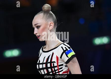 Pesaro, Italie. 03rd juin 2022. Vitrifrigo Arena, Pesaro, Italie, 03 juin 2022, Onopriienko Viktoriia (UKR) pendant la gymnastique rythmique COUPE du monde DE LA FIG 2022 - Gym crédit: Live Media Publishing Group/Alay Live News crédit: Live Media Publishing Group/Alay Live News Banque D'Images