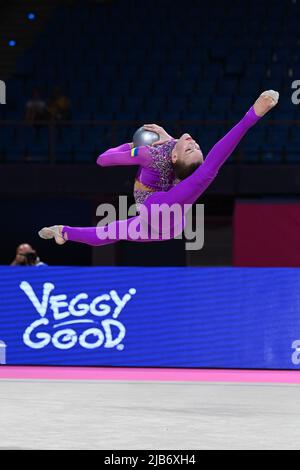 Pesaro, Italie. 03rd juin 2022. Vitrifrigo Arena, Pesaro, Italie, 03 juin 2022, TUR Melaniia (UKR) pendant la gymnastique rythmique COUPE du monde DE LA FIG 2022 - Gym crédit: Live Media Publishing Group/Alay Live News crédit: Live Media Publishing Group/Alay Live News Banque D'Images