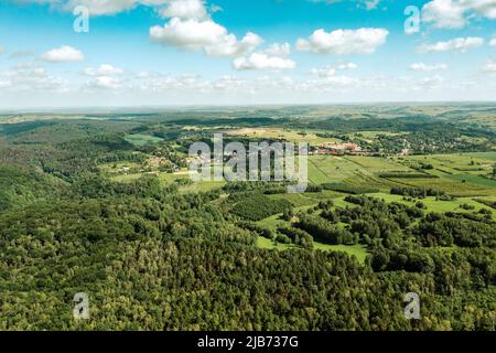 Pologne petit Voïvodeship. Vue aérienne du village près de Cracovie, dans le sud de la Pologne. Europe. Banque D'Images