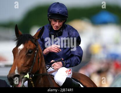 Ryan Moore réagit après avoir remporté le Cazoo Oaks on Ladies Day mardi lors du Cazoo Derby Festival 2022 à Epsom Racecourse, Surrey. Date de la photo: Vendredi 3 juin 2022. Banque D'Images