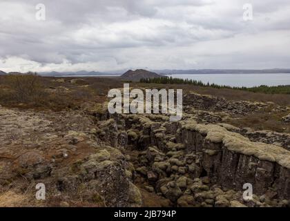 Gorge d'Almannagja entre les plaques tectoniques nord-américaines et européennes Banque D'Images
