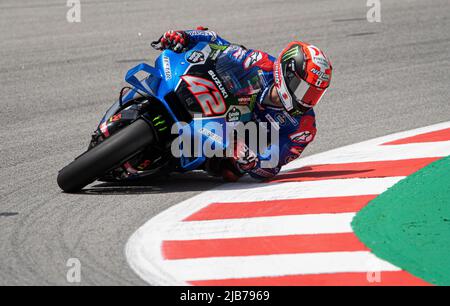 BARCELONE, ESPAGNE - JUIN 03 GP ÉNERGIE DE LA CATALOGNE-LIBRE PRATIQUE pilote espagnol Alex Rins (42) de l'équipe Suzuki MotoGP pendant la MotoGP de Catalunya LIBRE PRATIQUE au circuit de Barcelone-Catalunya sur 03 juin 2022 à Barcelone, Espagne. Banque D'Images