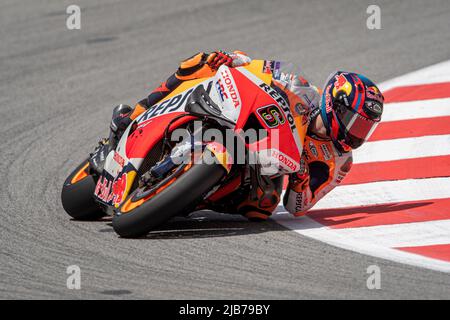 BARCELONE, ESPAGNE - JUIN 03 GP ÉNERGIE DE LA CATALOGNE-LIBRE PRATIQUE pilote allemand Bradl de Repsol Honda Team pendant la MotoGP de Catalunya LIBRE PRATIQUE au circuit de Barcelone-Catalunya sur 03 juin 2022 à Barcelone, Espagne. Banque D'Images