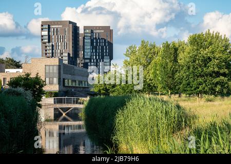 Breda, Brabant Nord, pays-Bas, 01.06.2022, bâtiments modernes de haute élévation qui font partie du parc résidentiel Sculptura dans le quartier Heuvel de Breda Banque D'Images