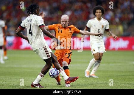 Bruxelles, Belgique. 03rd juin 2022. BRUXELLES - Dedryck Boyata de Belgique, Davy Klaassen de Hollande lors du match de la Ligue des Nations de l'UEFA entre la Belgique et les pays-Bas au Stade du Roi Baudouin sur 3 juin 2022 à Bruxelles, Belgique. KOEN VAN WEEL crédit: ANP/Alay Live News Banque D'Images