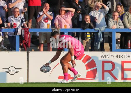 Warrington, Royaume-Uni. 03rd juin 2022. Warrington, Royaume-Uni. 03rd juin 2022. David Fusitu'a #2 de Leeds Rhinos marque un essai et le fait 0-4 à Warrington, Royaume-Uni le 6/3/2022. (Photo de James Heaton/News Images/Sipa USA) crédit: SIPA USA/Alay Live News crédit: SIPA USA/Alay Live News Banque D'Images