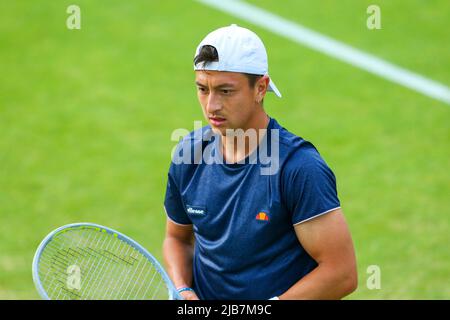 3rd juin 2022 ; Surbiton raquette & amp ; Fitness Club, Surbiton, Londres, Angleterre: Trophée Surbiton Tournoi de tennis: Ryan Peniston (GBR) pendant son match contre Otto Virtanen (fin) Banque D'Images