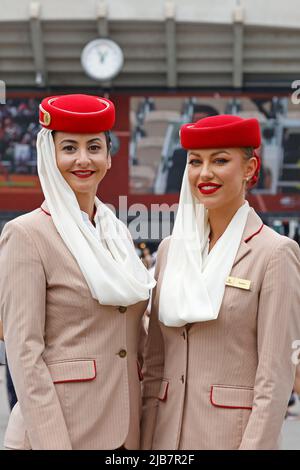 Paris, France. 03rd juin 2022. 3rd juin 2022; Roland Garros, Paris, France: Tournoi de tennis ouvert français: Deux hôtesses d'Emirates crédit: Action plus Sports Images/Alamy Live News Banque D'Images