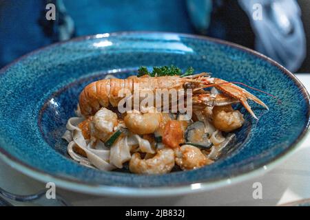 Pâtes aux fruits de mer Spaghetti aux palourdes, les Crevettes cocktail de fruits de mer, Close up Banque D'Images