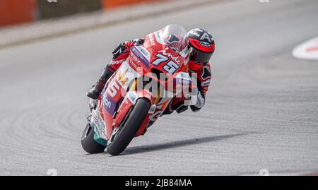 Barcelone, Espagne. 03rd juin 2022. BARCELONE, ESPAGNE - JUIN 03 GP ÉNERGIE DE LA PRATIQUE LIBRE DE CATALOGNE 2 Espagnol Moto2 pilote Albert Arenas (75) de l'équipe de l'INDE ASPAR Moto2 pendant la pratique LIBRE de MotoGP de Catalunya au circuit de Barcelone-Catalunya sur 03 juin 2022 à Barcelone, Espagne. Crédit : rosdemora/Alay Live News Banque D'Images
