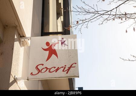 Photo d'un signe avec le logo de Socrif à Bordeaux, France, sur leur bureau local. Socrif est une société de courtage en produits financiers. Banque D'Images