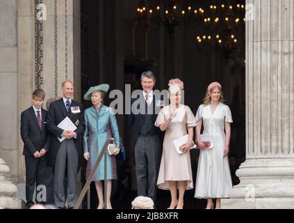 Londres royaume-uni 3rd juin 2022 Princess Anne,Tim Laurence,Prince Edward Earl of Wessex,Sophie Comtesse of Wessex,Lady Louise Windsor , James Viscount Severn Banque D'Images