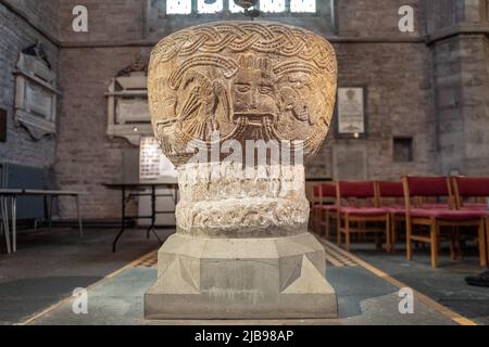 Brecon, 14 mai 2022: La plus ancienne police normande du pays - la police du XIIe siècle dans la cathédrale de Brecon Banque D'Images