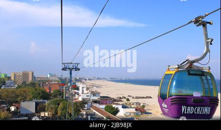 14 septembre 2021 - Constanta en Roumanie: Vue de la Gondola pour les touristes au-dessus d'une Mamaia, une station populaire Banque D'Images