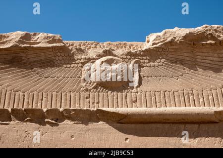 Linteau de porte au temple de Hathor à Dendera, vallée du Nil, Égypte, Afrique du Nord Banque D'Images