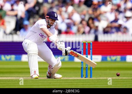 Alex Lees en action en Angleterre pendant le troisième jour de la première série de tests d'assurance LV= au terrain de cricket de Lord, Londres. Date de la photo: Samedi 4 juin 2022. Banque D'Images