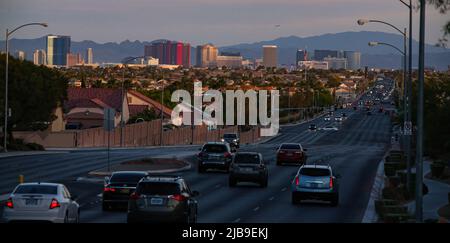 North Las Vegas, États-Unis. 03rd juin 2022. Vue sur le Strip de Las Vegas depuis le nord de Las Vegas. En 2021, Las Vegas comptait 32,2 millions de visiteurs, ce qui en fait l'une des villes les plus fréquentée des États-Unis. (Photo de Gabe Ginsberg/SOPA Images/Sipa USA) crédit: SIPA USA/Alay Live News Banque D'Images