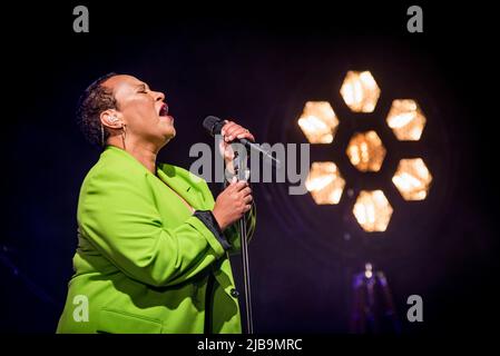 3 juin 2022, Milan, Milan, Italie : Emeli Sandé se produit à Santeria Toscana à Milan. (Credit image: © Pamela Rovaris/Pacific Press via ZUMA Press Wire) Banque D'Images