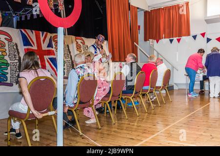 Jubilee Racing Night dans la salle publique de Budleigh. Les jockeys. Banque D'Images