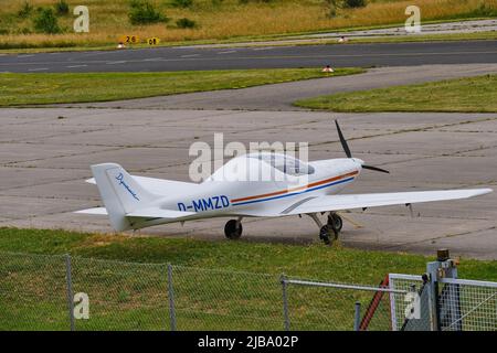 Mayence, Allemagne - 20 juin 2019 Microlight WT9 sur Un petit aérodrome de Mayence, Allemagne. Banque D'Images