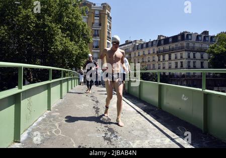 SwimXperience 2022, courses de natation et obstacles organisés par la fédération française de natation et l'Hôtel de ville du 10th arrondissement de Paris, sur le canal Saint Martin à Paris, France, sur 04 juin 2022. Photo de Patrice Pierrot/ABACAPRESS.COM Banque D'Images