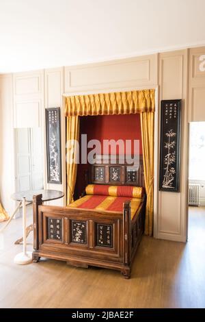 France, Normandie, Suisse Normande. Château de Pontécoulant. Chambre indo-chinoise avec panneaux incrustés de la nacre de Tonkin. Banque D'Images