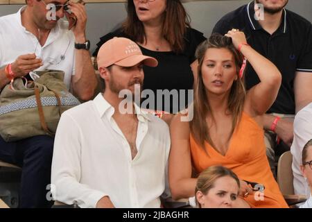 Camille Cerf, Theo Fleury dans les stands lors de l'ouverture française Roland Garros 2022 sur 04 juin 2022 à Paris, France. Photo de Nasser Berzane/ABACAPRESS.COM Banque D'Images