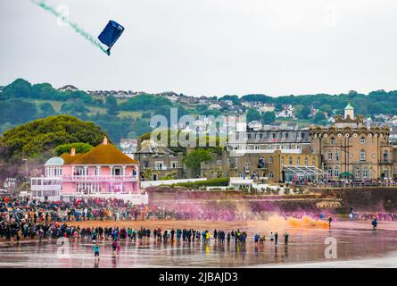 Paignton, Royaume-Uni. Samedi 4 juin 2022. Le spectacle aérien de la Riviera anglaise attire des milliers de spectateurs, après les annulations dues à Covid-19 depuis 2019. Credit: Thomas Faull/Alamy Live News Banque D'Images