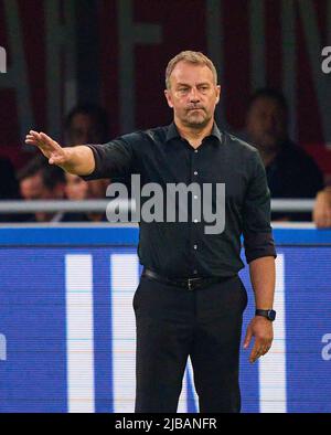 Hans-Dieter Hansi Flick, entraîneur national, dans le match de l'UEFA Nations League 2022 ITALIE - ALLEMAGNE en saison 2022/2023 le 04 juin 2022 à Bologne, Italie. © Peter Schatz / Alamy Live News Banque D'Images