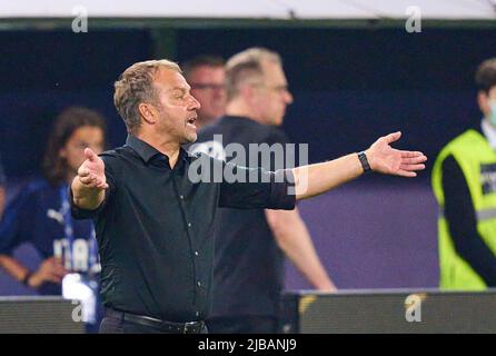 Hans-Dieter Hansi Flick , Bundepassen, Nationaltrainer, geste dans la Ligue des Nations de l'UEFA 2022 Match ITALIE - ALLEMAGNE en saison 2022/2023 le Juni 04, 2022 à Bologne, Italie. © Peter Schatz / Alamy Live News Banque D'Images