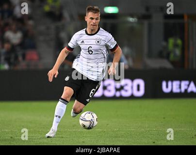 Bologne, Allemagne. 04th juin 2022. Football, Ligue des Nations, Groupe, Groupe 3, Matchday 1, Italie - Allemagne, Stadio Renato Dall'Ara : Joshua Kimmich en Allemagne. Credit: Federico Gambarini/dpa/Alay Live News Banque D'Images