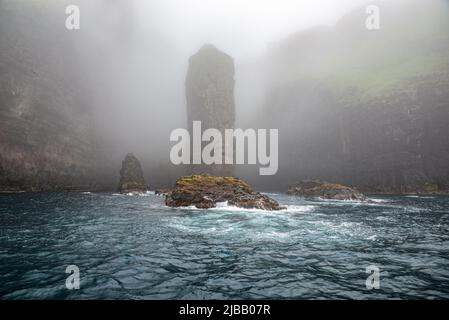 Vestmanna imposantes falaises de mer, île de Streymoy, îles Féroé Banque D'Images