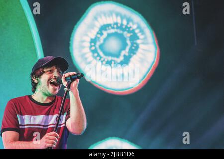 Rome, Italie. 27th juin 2019. Edoardo d'Erme, mieux connu sous le nom de Calcutta, se produit sur scène pour le Rock à Roma à Ippodromo delle Capannelle à Rome. (Photo de Valeria Magri/SOPA Images/Sipa USA) crédit: SIPA USA/Alay Live News Banque D'Images