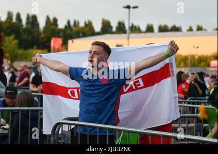 Les fans de l'Angleterre au Fanzone 4TheFans se sont établis à Event City à Manchester, au Royaume-Uni, pour célébrer leur demi-finale Euro 2020 contre le Danemark au stade Wembley sur 7 juillet 2021. Avec: Fans de football atmosphère où: Manchester, Royaume-Uni quand: 07 juillet 2021 crédit: Graham Finney/WENN Banque D'Images