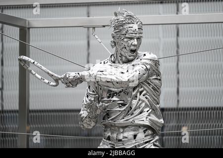 Près du court Philippe Chatrier et de la nouvelle entrée Grand public, la nouvelle statue du joueur de tennis Rafael Nadal. Oeuvre de l'artiste Jordi Diez Fernandez. Illustration lors de l'Open de France, tournoi de tennis Grand Chelem sur 3 juin 2022 au stade Roland-Garros à Paris, France - photo : Victor Joly/DPPI/LiveMedia Banque D'Images