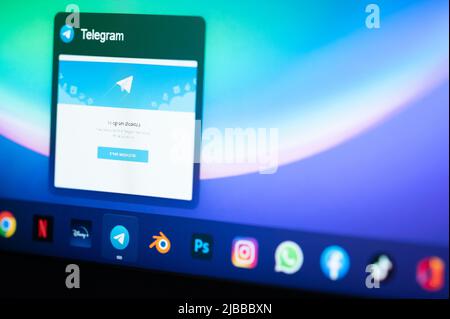 New york, États-Unis - 3 juin 2022 : ouvrir un compte d'application de télégramme sur l'écran du menu de l'ordinateur en gros plan Banque D'Images