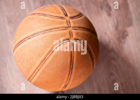 Gros plan d'un tir de basket-ball sous un angle élevé Banque D'Images