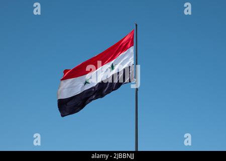 Damas, Syrie - mai 2022 : drapeau national de la Syrie Banque D'Images