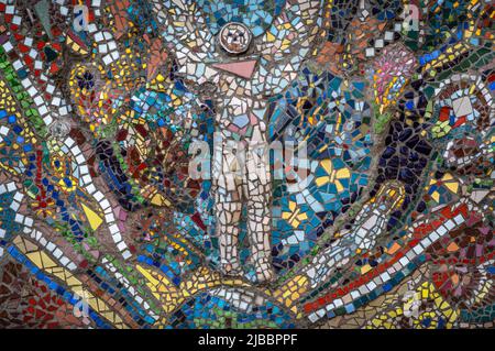 Image abstraite d'un homme debout au sommet du monde. Banque D'Images
