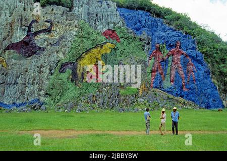 Murale de la Préhistoire à Valle de Vinales, Pinar del Rio, Habana, Cuba, Caraïbes Banque D'Images