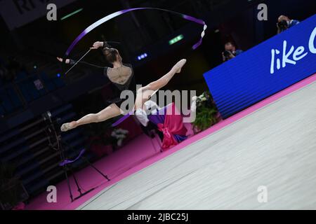 Kayla Rondi (RSA) pendant la coupe du monde de GYMNASTIQUE rythmique FIG 2022, gymnastique à Pesaro, Italie, 03 juin 2022 Banque D'Images